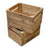 Two wooden crates stacked on top of each other against a white background. Anteprima dell’immagine prodotto