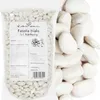 A bag of white beans next to a pile of white beans. Produktbild-Vorschau