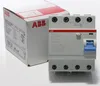 A product shot of an electrical circuit breaker and its packaging. Produktbild-Vorschau