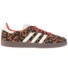 A side view of a single Adidas Samba OG sneaker with a leopard print pattern. Podgląd zdjęcia produktu