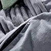Pościel pluszowa szara w paski 135x200 poszwa na kołdrę z Podgląd zdjęcia produktu 3