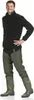 A man wearing waders and a fleece jacket, posing against a white background. Produktbild-Vorschau