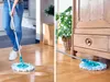 A person is cleaning a wooden floor with a mop, and another shot shows the mop under a wooden cabinet. Produktbild-Vorschau