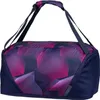 A studio shot of a duffel bag. Voir les images du produit