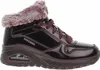 A single burgundy Skechers boot with pink faux fur trim is shown against a white background. Voir les images du produit