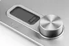 A close-up view of a digital kitchen scale's control panel and display. Anteprima dell’immagine prodotto