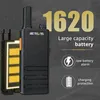A walkie-talkie with a battery pack and marketing text highlighting its features. Náhled obrázku produktu