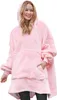 A woman wearing a pink hooded blanket. Produktbild-Vorschau