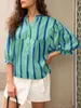 Gestreiftes Sommer-Shirt mit V-Ausschnitt für Damen – Produktbild-Vorschau 4