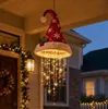 Lustre suspendu illuminé, en forme de bonnet de Père Noël Voir les images du produit 1