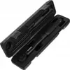 A black torque wrench is shown inside its black carrying case. Voir les images du produit