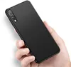 A hand holding a black smartphone case. Anteprima dell’immagine prodotto