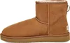 A single brown Ugg boot shown from the side against a white background. Voir les images du produit