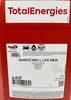 A close-up of a red container of Total Energies motor oil. Produktbild-Vorschau
