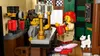 LEGO® Icons 10350 Casa d'angolo in stile Tudor Anteprima dell’immagine prodotto 24