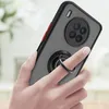 A hand holding a smartphone case with a ring holder. Produktbild-Vorschau