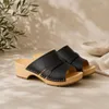 Damen Holzclogs Schwarz aus Echtleder – Klassische Produktbild-Vorschau 7