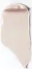 A swatch of cream on a white background. Voir les images du produit