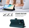 A person is using a laptop while a phone case is displayed on a desk. Produktbild-Vorschau