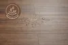 braune PVC-Planken, wasserabweisend, mit sichtbaren Wassertropfen auf der Oberfläche Produktbild-Vorschau