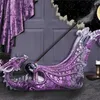 Dieses Bild zeigt einen kunstvoll in lila gestalteten Räucherstäbchenhalter in Form eines Drachen. Produktbild-Vorschau