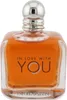 Glasflakon mit oranger Flüssigkeit, silberner Kugelverschluss und schwarzer Schrift „In Love With You“ von Emporio Armani. Produktbild-Vorschau