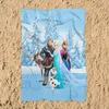 A blanket with Frozen characters on a sandy background. Anteprima dell’immagine prodotto