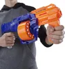 A person holding a Nerf N-Strike Elite Surgefire toy gun. Anteprima dell’immagine prodotto