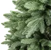 A close-up view of artificial Christmas tree branches. Podgląd zdjęcia produktu