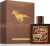 A perfume bottle and its box are displayed against a white background. Voir les images du produit