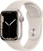 A close-up studio shot of an Apple Watch. Voir les images du produit