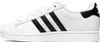 A side view of a white Adidas Superstar II sneaker with black stripes and heel tab. Voir les images du produit