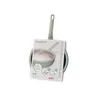 A product shot of a wok pan with its packaging. Anteprima dell’immagine prodotto