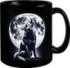 Sitzender Wolf im Mondschein Tasse in Schwarz Produktbild-Vorschau 1