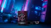 A deck of Bicycle Cyber City playing cards is displayed in front of a futuristic, neon-lit cityscape. Voir les images du produit