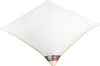 A white pillow with a striped pattern and an orange trim. Anteprima dell’immagine prodotto