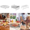 A collage of images showing different kitchen accessories and people interacting in a kitchen setting. Voir les images du produit