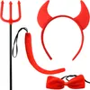 A set of devil costume accessories, including a trident, horns, tail, and bow tie, laid out against a white background. Anteprima dell’immagine prodotto