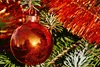 24 x kleine Weihnachtskugeln aus Kunststoff zum Hängen - Produktbild-Vorschau 4