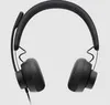 A studio shot of a pair of black Logitech headphones against a light gray background. Anteprima dell’immagine prodotto