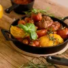 Litinová pánev HOMLA ANDREAS se dvěma uchy a bambusovou Náhled obrázku produktu 6