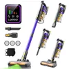 A collage of a cordless vacuum cleaner and its accessories, with a digital display showing battery status and fan speed. Produktbild-Vorschau