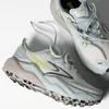 A pair of light blue and white Brooks Caldera 8 trail running shoes for women are displayed on a white background. Produktbild-Vorschau
