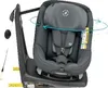 A car seat with a base, shown from a slightly elevated side angle. A blue arrow indicates rotation. Produktbild-Vorschau