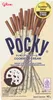 A product shot of a box of Glico Pocky Cookies & Cream. Produktbild-Vorschau