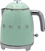 A pastel green Smeg kettle is shown from a front-diagonal angle against a white background. Podgląd zdjęcia produktu