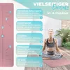 A woman is meditating on a pink yoga mat, with instructional graphics on the left side of the image. Produktbild-Vorschau