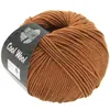 A ball of brown yarn with a black label. Produktbild-Vorschau