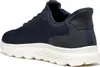 A side view of a navy blue Geox sneaker with a white sole. Voir les images du produit