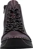 A close-up front view of a burgundy boot with black and white laces. Produktbild-Vorschau